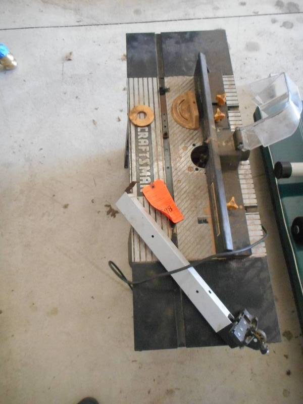 lot 598 image: CRAFTSMAN ROUTER TABLE