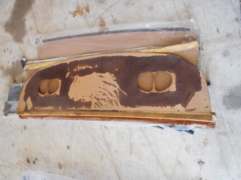 lot 631 image: CAMERO PACKAGE TRAYS & TRUNK DIVIDERS