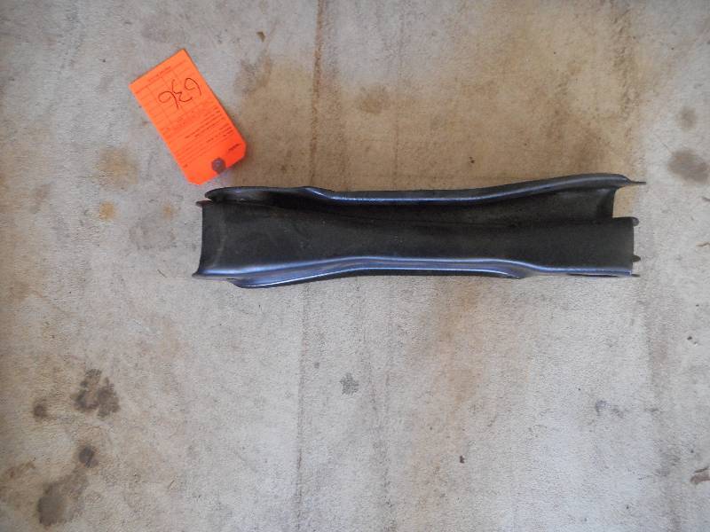 lot 636 image: 1970-72 CHEVELLE UPPER TRAIL ARMS