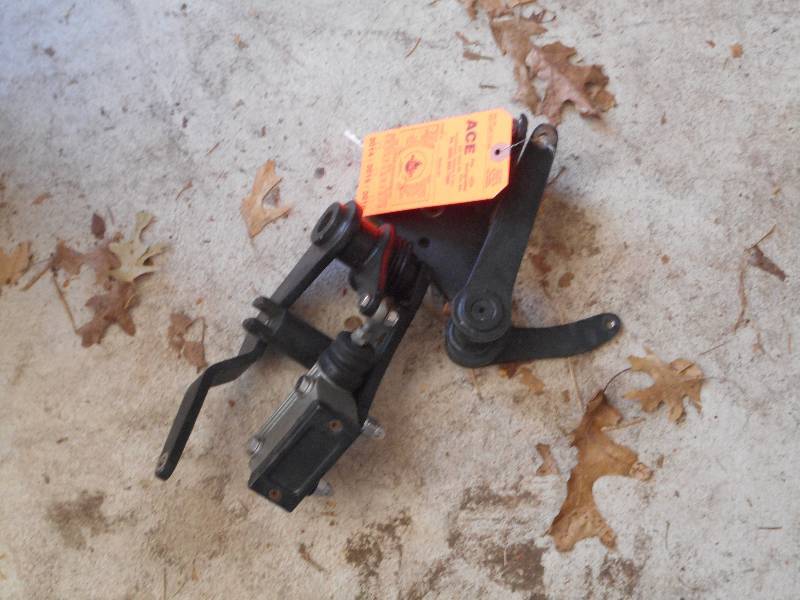lot 652 image: CHOPPER BRAKE & CLUTCH PEDAL