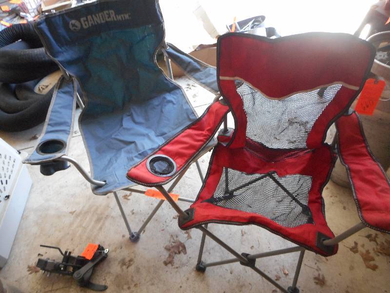 lot 661 image: 2 LAWN CHAIRS