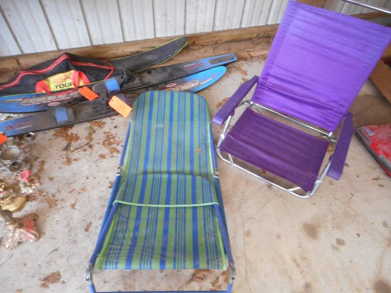 lot 684 image: 2 LAWN CHAIRS