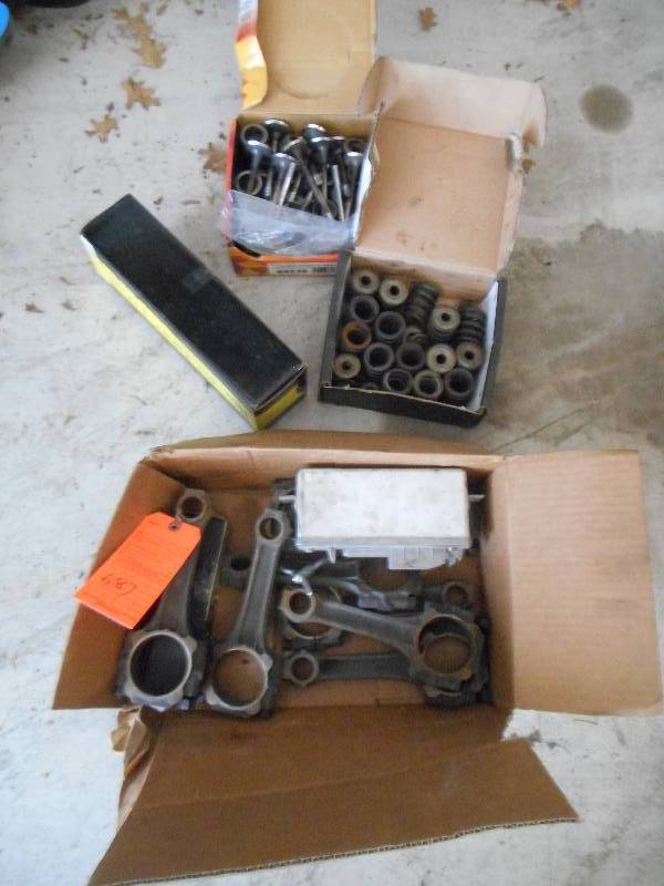 lot 687 image: 350 PONTIAC RODS & SPRING LOT