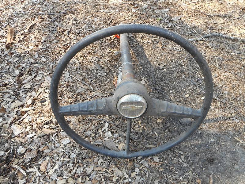 lot 751 image: 1940s Chevy Column