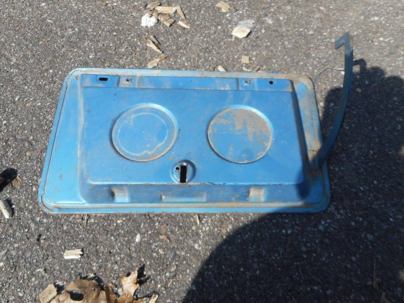 lot 787 image: 1967-1968 Camaro Glove Box Door