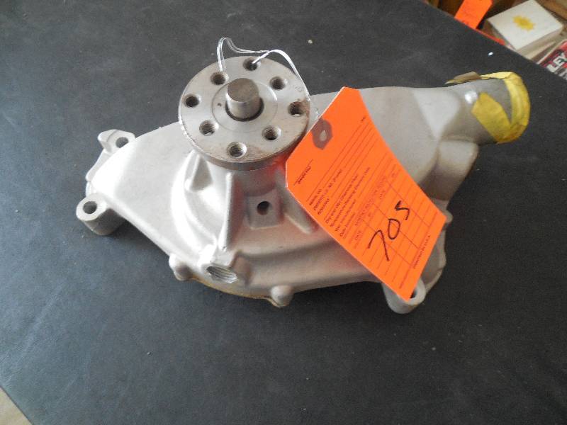 lot 703 image: BIG BLOCK SHORT WATER PUMP