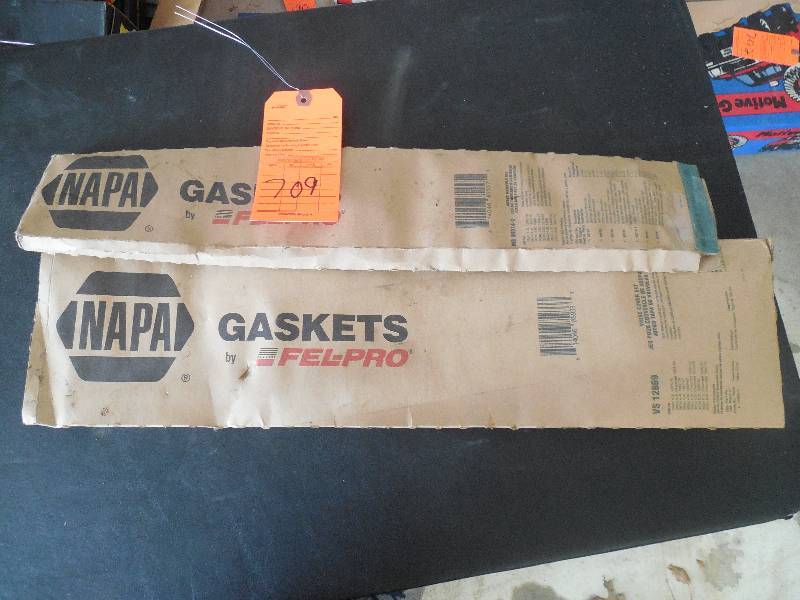 lot 709 image: CHEVY 4.3 INTAKE, VALVE GASKET