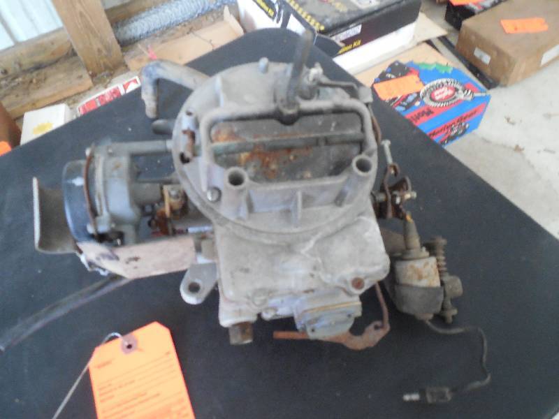 lot 717 image: 1972 FORD CARBURETOR