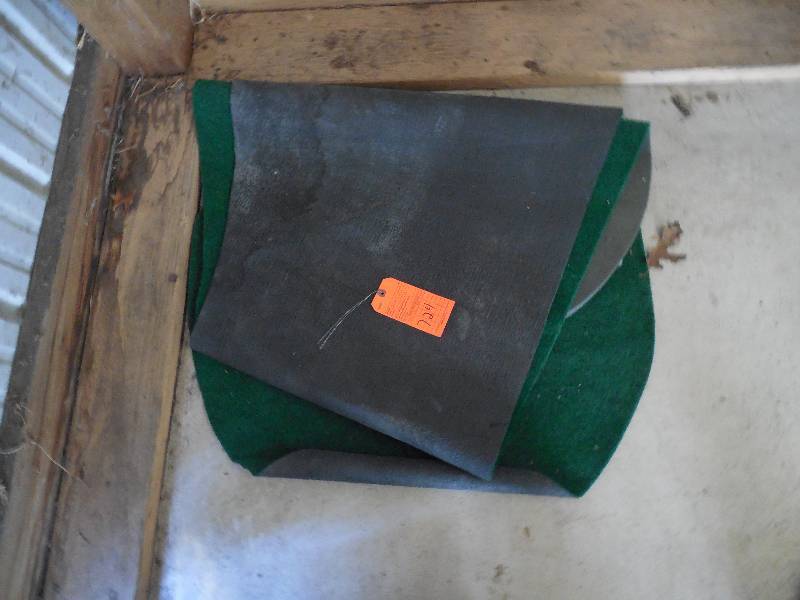 lot 724 image: PUTTING GREEN CARPET