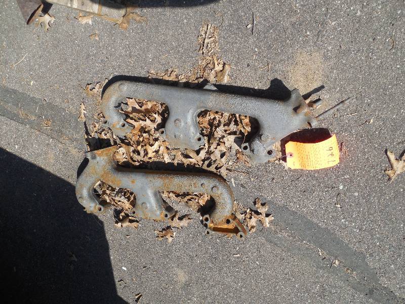 lot 726 image: SMALL BLOCK CHEVY CAMERO EXHAUST MANIFOLDS