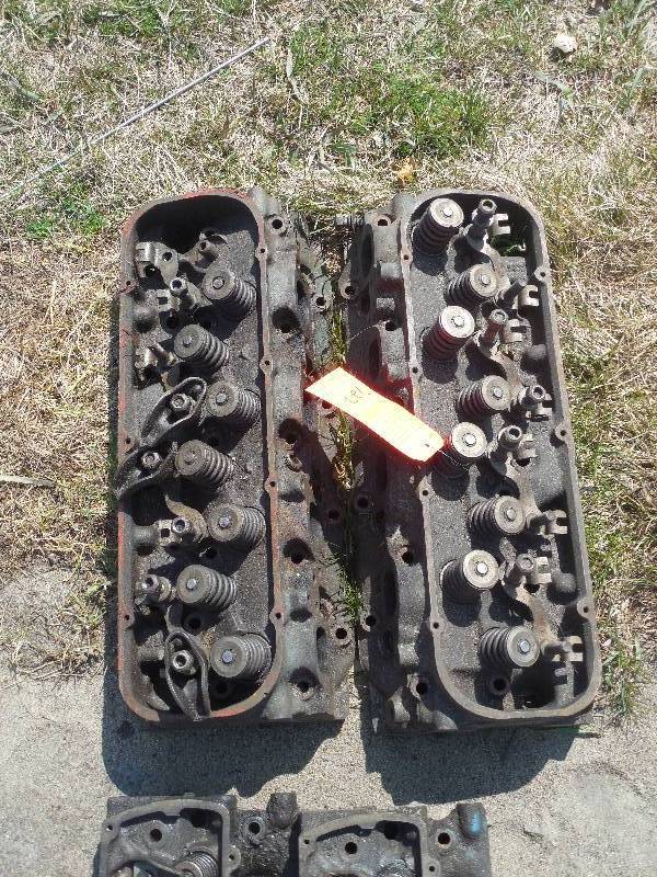lot 727 image: oldsmobile 455 E code heads with large 2.07 valves