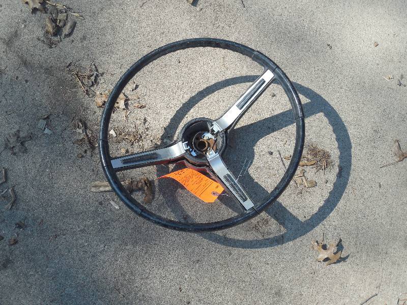 lot 753 image: Pontiac Steering Wheel