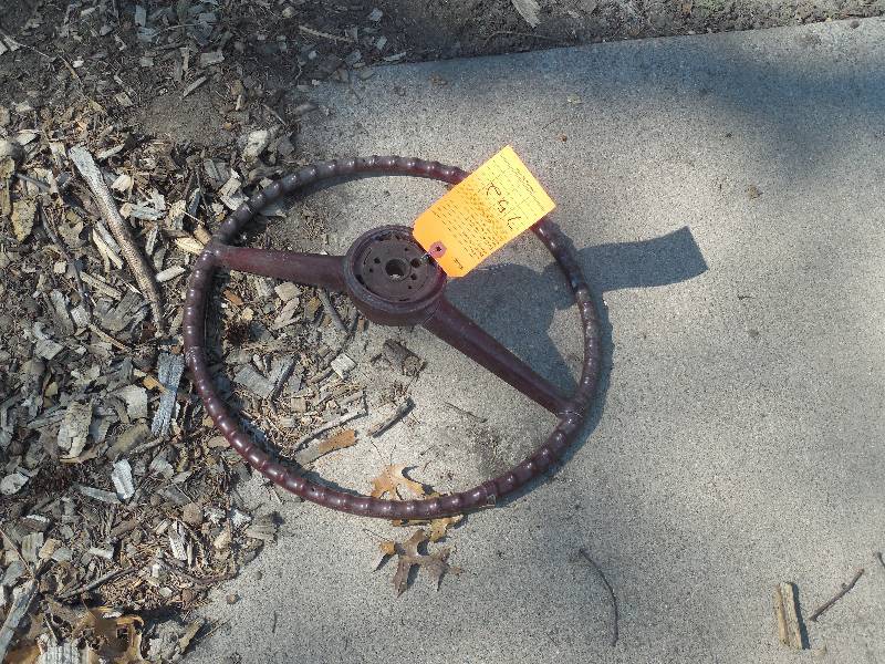 lot 752 image: Pontiac Steering Wheel