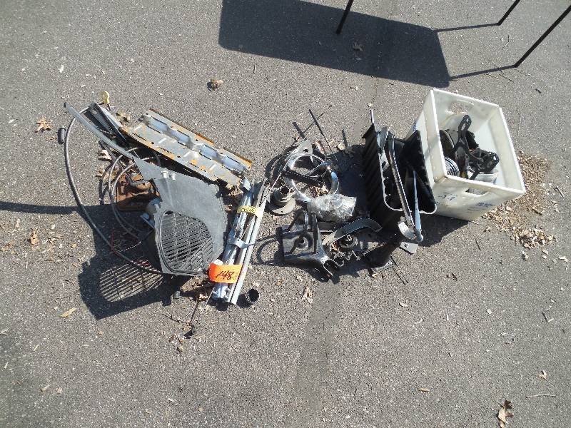 lot 820 image: GMC Truck Part Lot