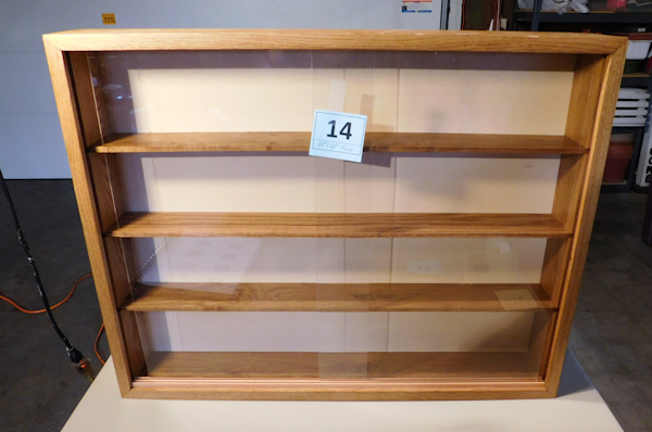 lot 14 image: Display case 4 shelves two sliding glass doors for Model trains, collectibles, cars and more