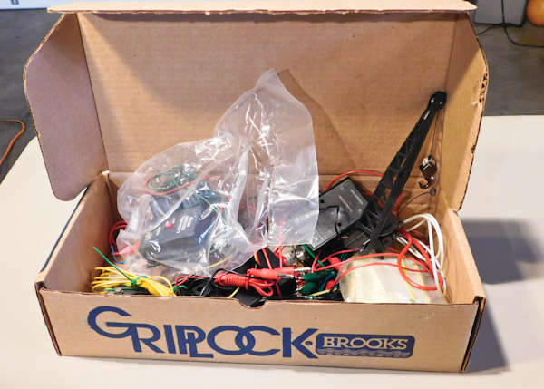 lot 18 image: misc train track connectors wires ect, Model trains, collectible, tracks, buildings, rail cars