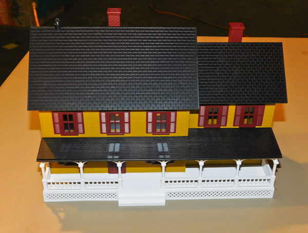 lot 29 image: Model train accessory Depot Station with covered porch