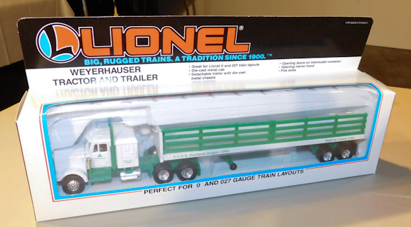 lot 44 image: Weyerhauser Tractor and Trailer in box ,Model trucks, collectible,
