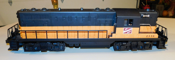 lot 50 image: Model Lionel MILWAUKEE ROAD POWERED GP7 ENGINE 2338