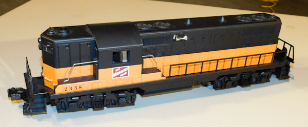 lot 51 image: Model Lionel MILWAUKEE ROAD POWERED GP7 ENGINE 2338