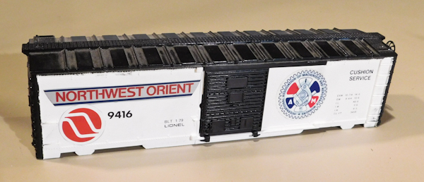 lot 63 image: Model trains, collectible, The Milwaukee Road rail car body only