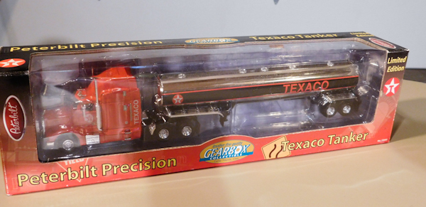 lot 91 image: Peterbilt die cast Texaco tanker (NIB)