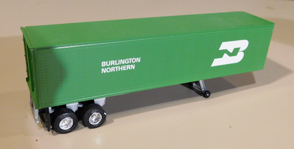 lot 95 image: Lionel truck trailer burlington northern