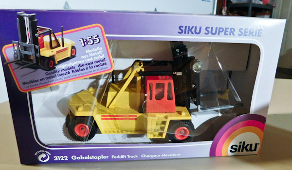 lot 111 image: SIKU GERMANY, GABELSTAPLER FORKLIFT, NEW IN BOX