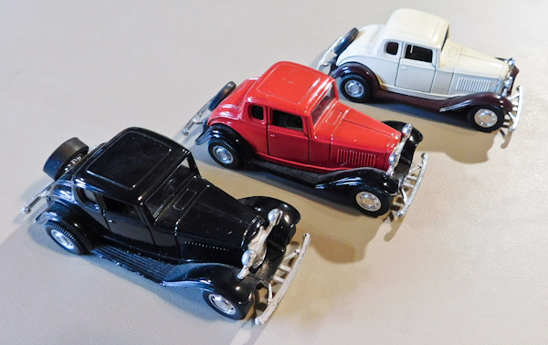lot 176 image: Vintage collectible die cast cars trucks