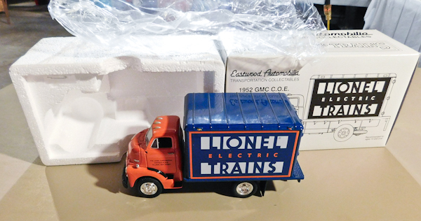 lot 116 image: Lionel Train trucks die cast