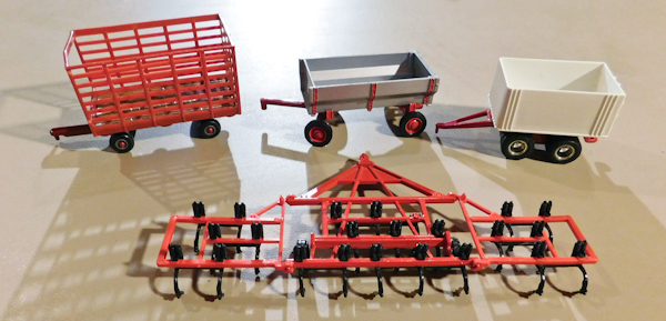 lot 121 image: Farm Toys, collectible, tractors, cultivators, discs, balers