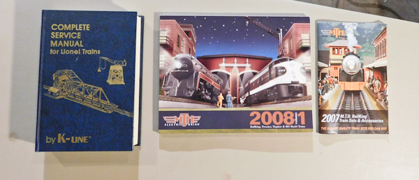 lot 134 image: Complete service manual for lionel trains & train booklets