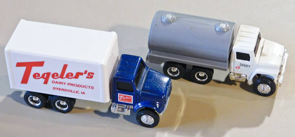 lot 160 image: Vintage ERTL collectible die cast trucks
