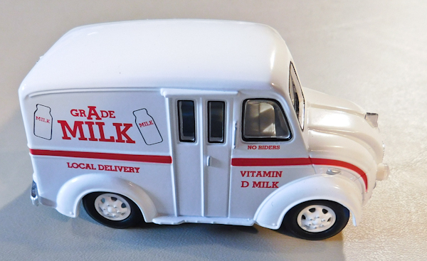 lot 169 image: Vintage Road Champs Die Cast Divco Milk Truck