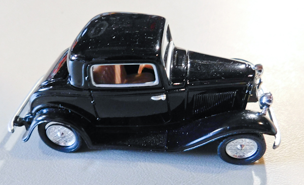 lot 171 image: Vintage collectible die cast car