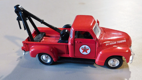 lot 172 image: Vintage collectible die cast Texaco Tow truck