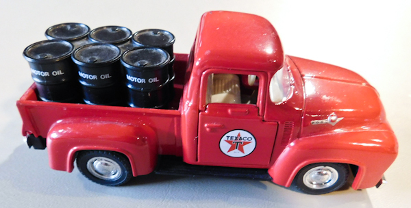 lot 173 image: Vintage collectible die cast Texaco truck