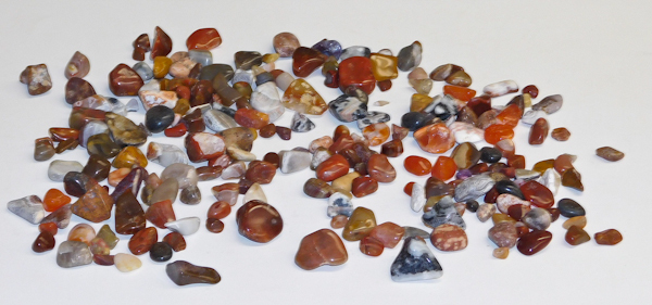 lot 77 image: 2 lbs of polished agates