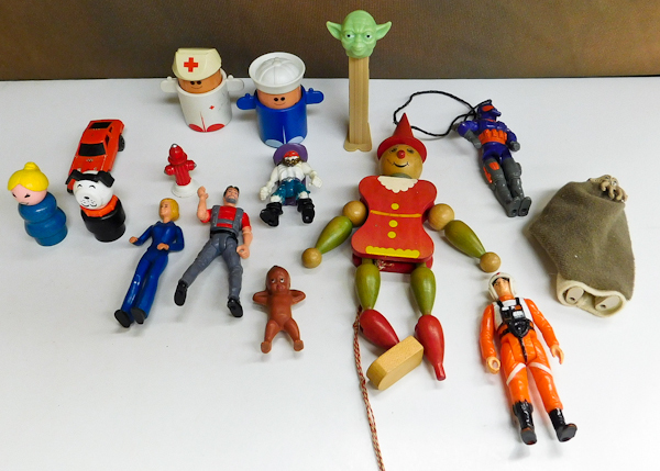 lot 82 image: Several collectible vintage kids toys