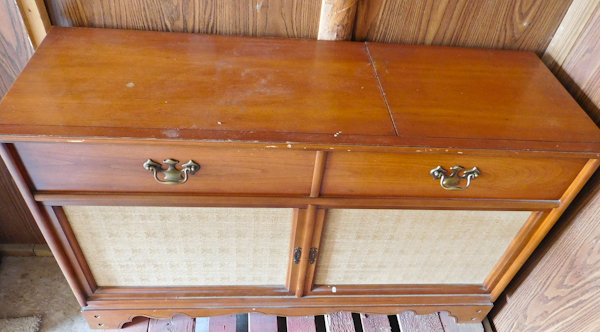 lot 94 image: vintage mid century modern stereo cabinet