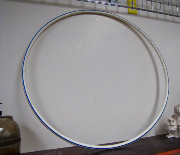 lot 104 image: Original Vintage Bicentennial Hula Hoop & Cloth Bicentennial Wall Calendars