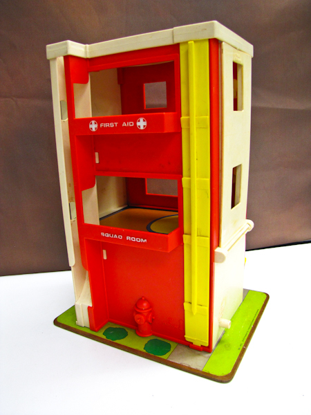 lot 111 image: 1973 Playskool tower