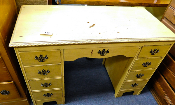 lot 16 image: Vintage 1960s desk