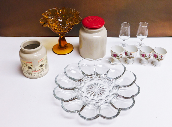 lot 42 image: collectible glass decor items