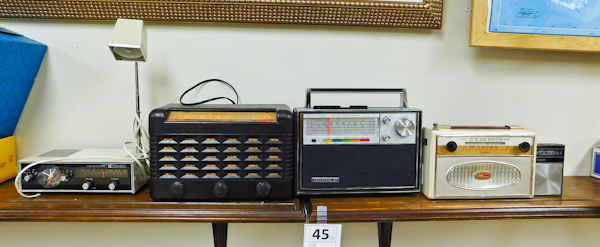 lot 45 image: 5 vintage collectible radios from several time periods