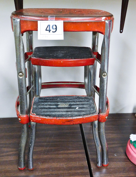 lot 49 image: Vintage COSCO kitchen stool-step stool