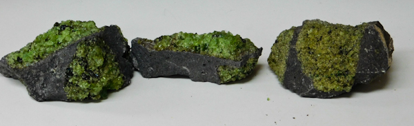 lot 129 image: 1.25 lb Peridot specimen