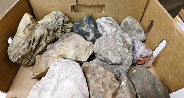 lot 140 image: 11 lbs misc stone specimens