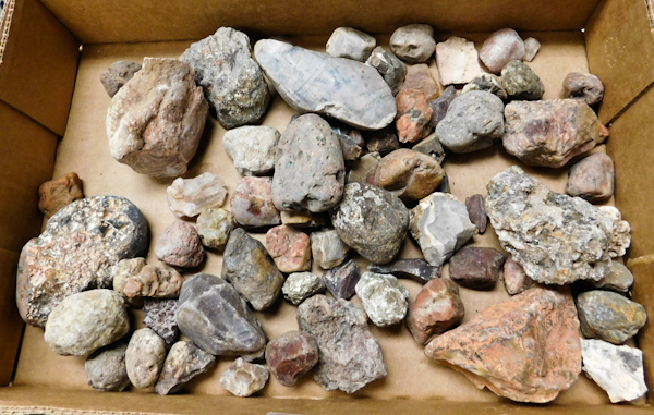 lot 149 image: 8 lbs misc stone specimens