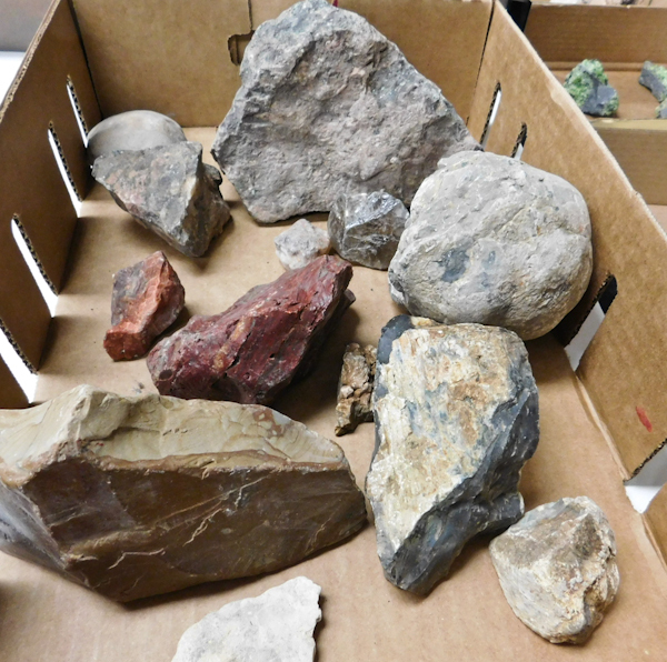lot 154 image: 11 lbs misc stone specimens